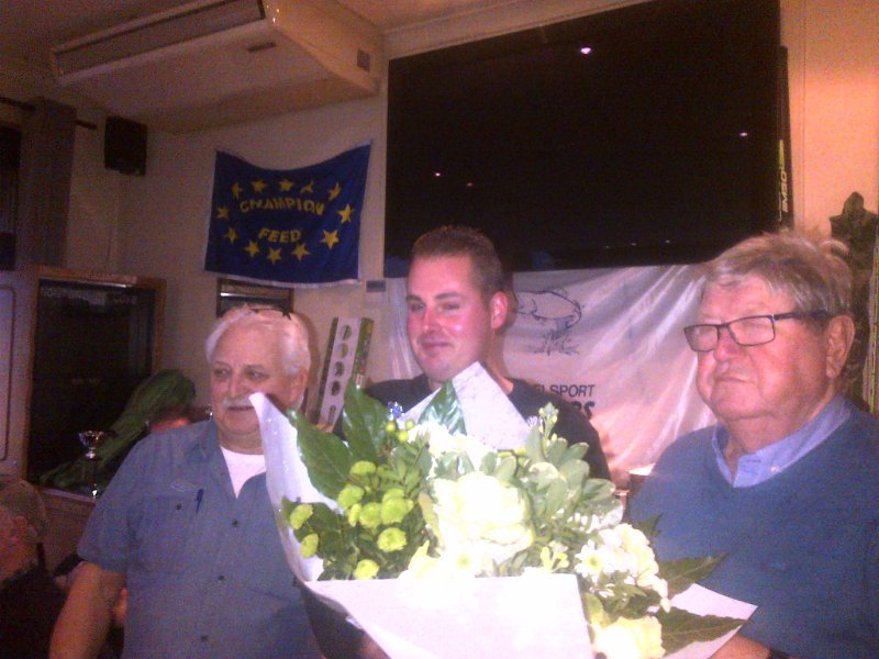 IMG-20170108-01197.jpg - Ook hier werd dit op fotobeeld vast gelegd voor de toekomst, en kon hij uit het grote prijzenpakket zijn prijs kiezen